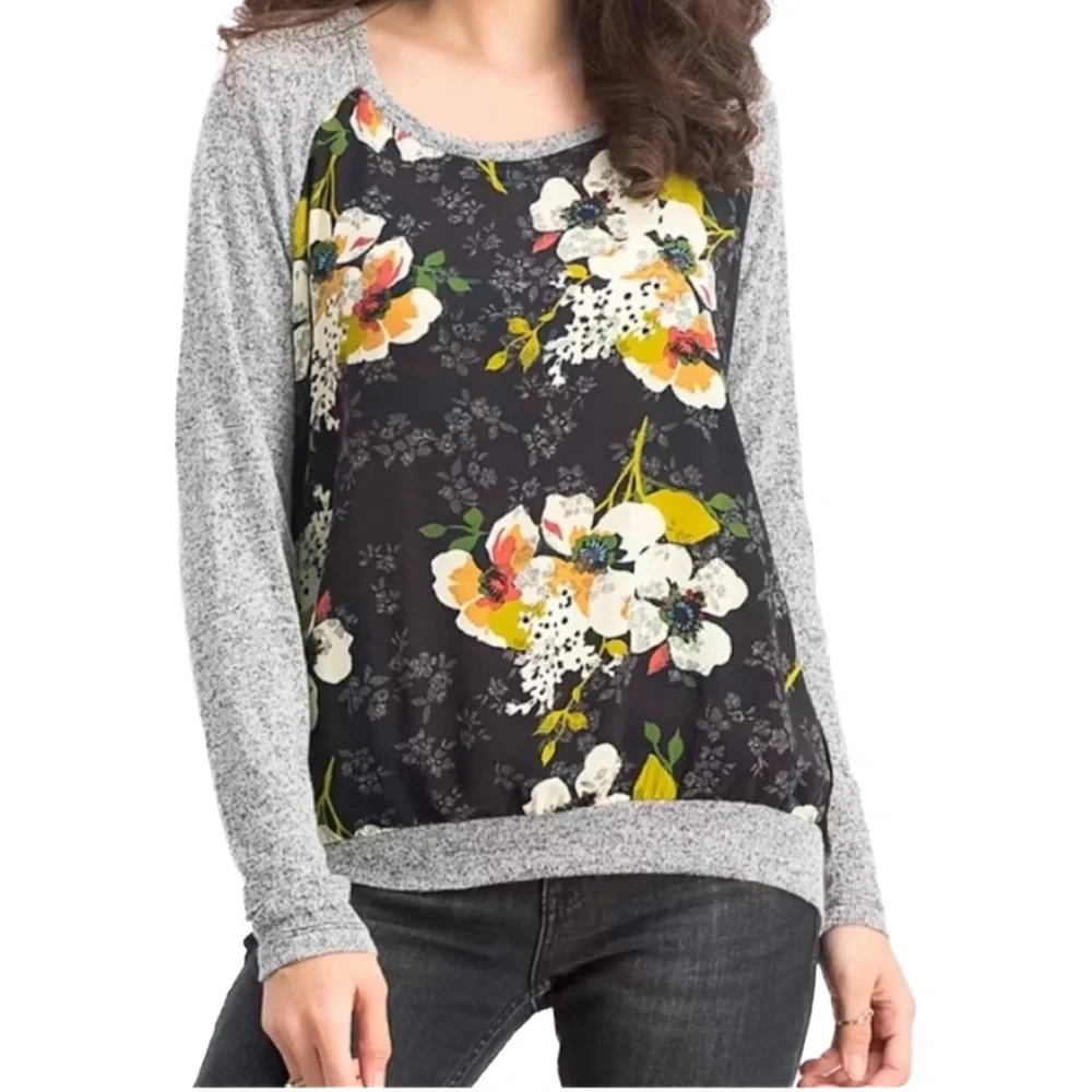 KUT FROM THE CLOTH Black Floral with Gray Trim Black Back Tee Top Size: XL